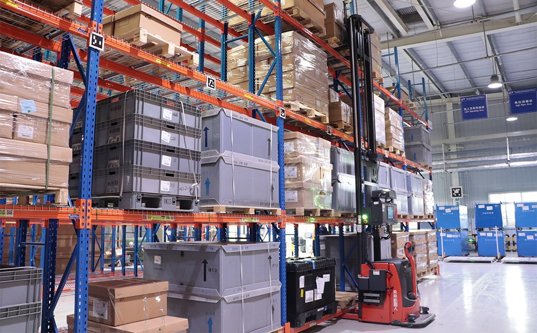 ?AGV無人叉車視覺AI賦能智慧物流，柔性智能倉儲方案引領(lǐng)行業(yè)變革